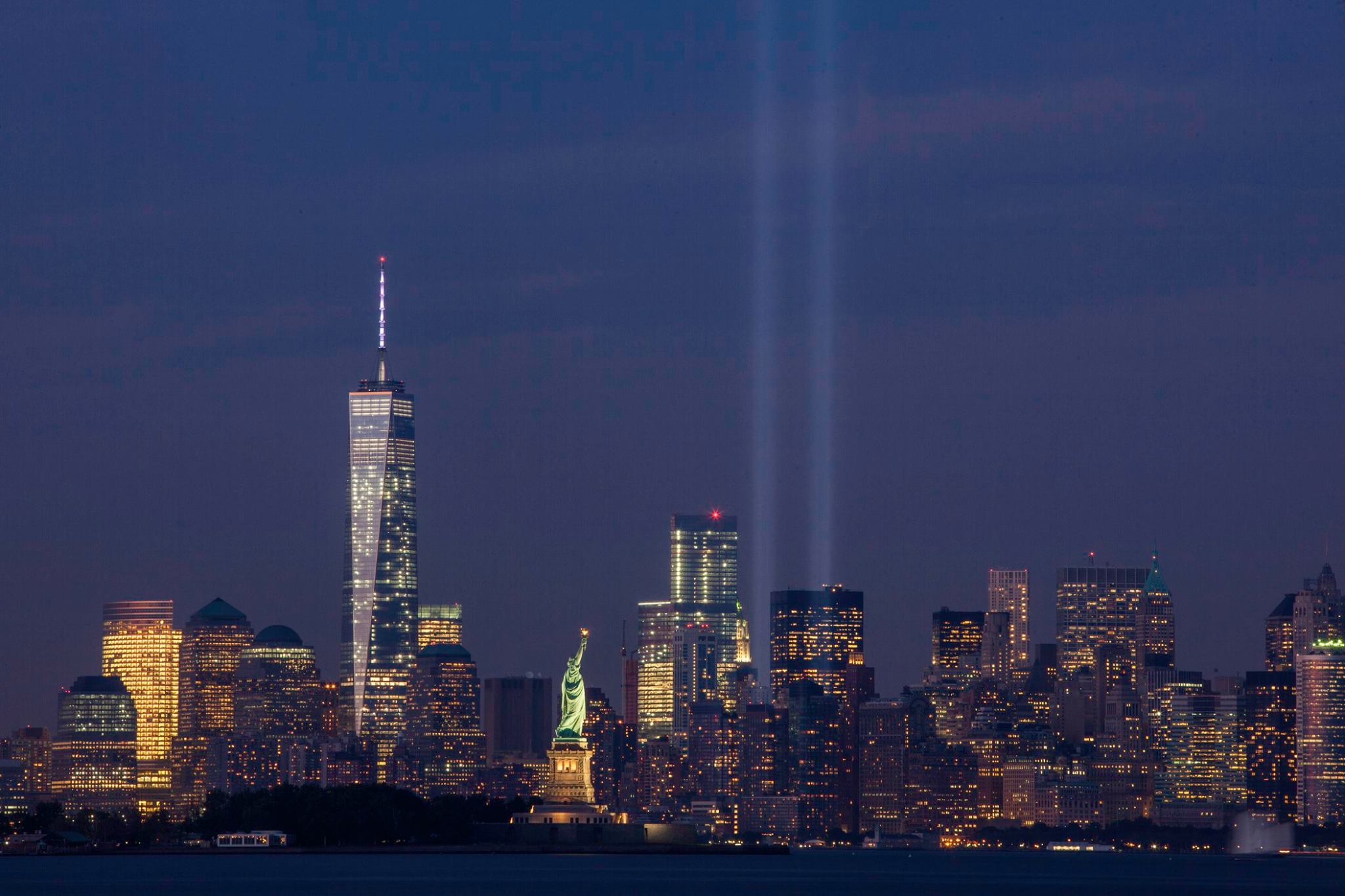 September_11th_Tribute_in_Light_from_Bayonne,_New_Jersey