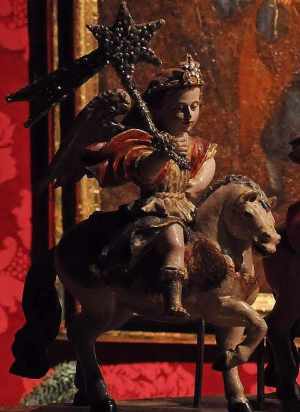 O anjo traz a estrela de Belém. Presépio Convento Carboneras. Madri, Espanha